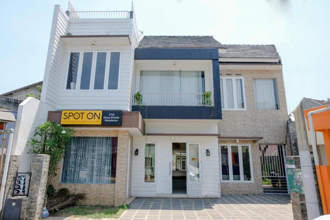 SPOT ON 1712 Griya Shanta Residence Malang Dış mekan fotoğraf